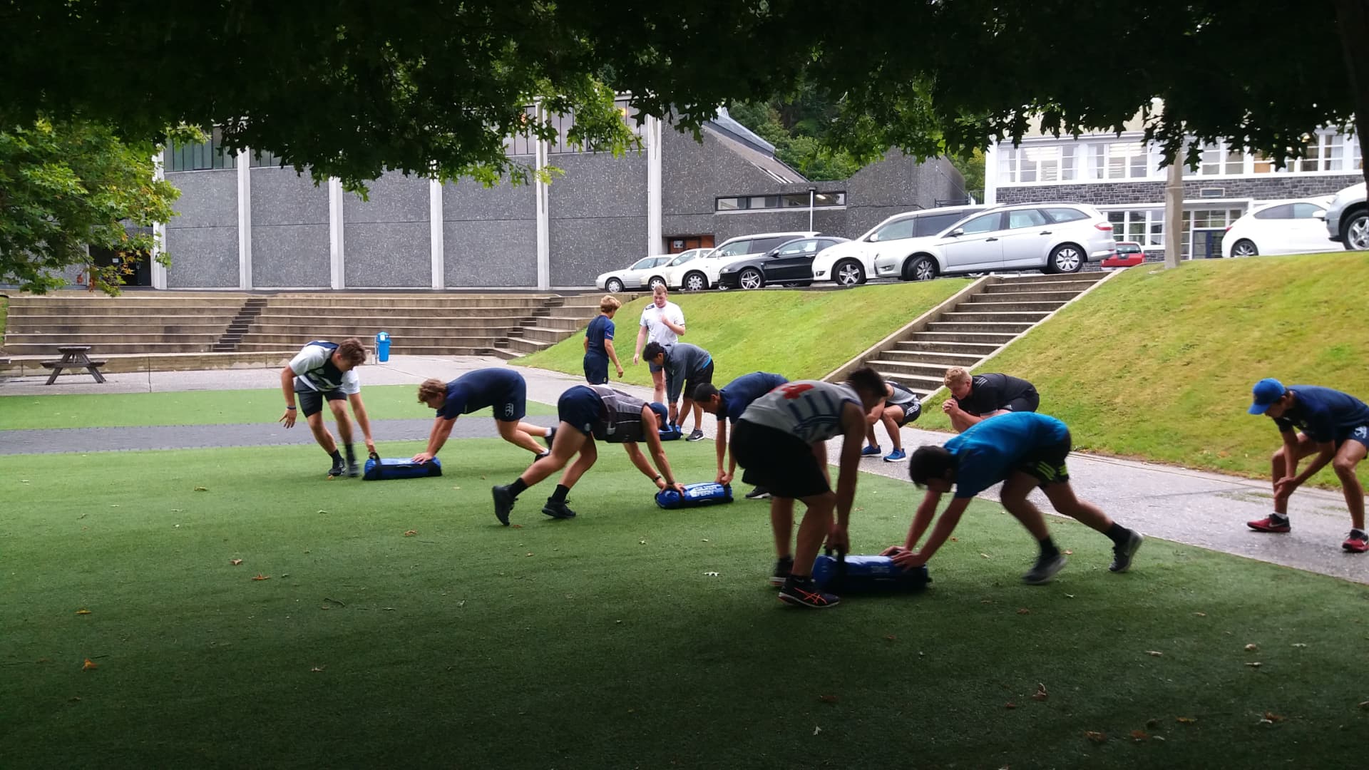 Entrenamiento de rugby en campo abierto, Nueva Zelanda